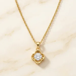 Clover Solitaire Pendant Necklace